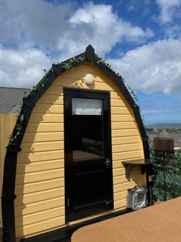 Arch Pod & Hot Tub Apartment Carndonagh Exterior photo